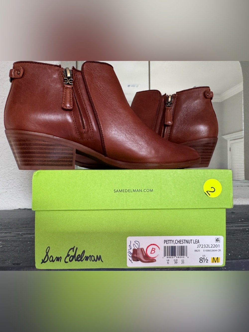 NIB Sam Edelman Sz 8.5 Petty Chestnut Leather Ankle Boots - Sleek Zip Detail